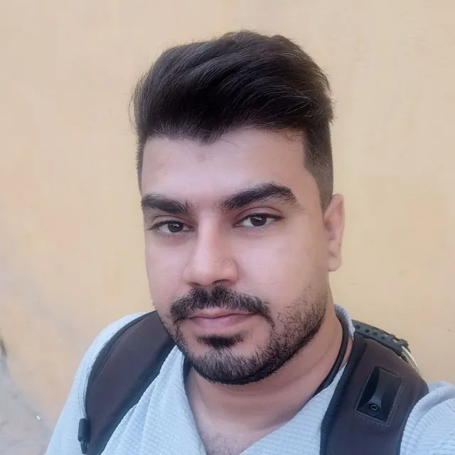 عکس پروفایل (میلاد ابری)